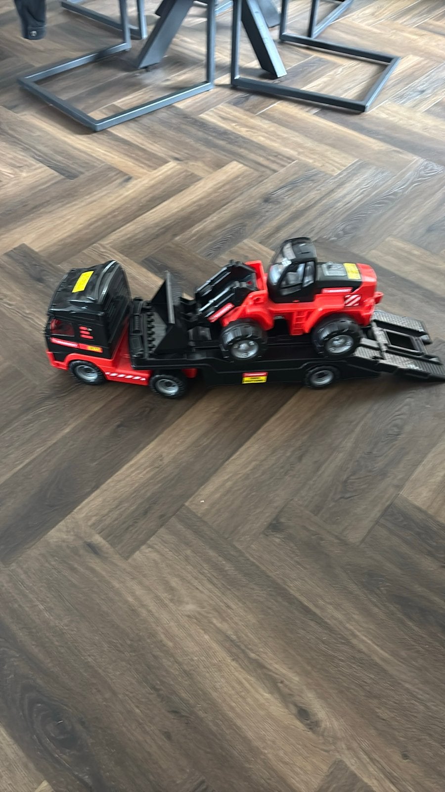 Speelgoed vrachtwagen met graafmachine, Ophalen of Verzenden, Zo goed als nieuw