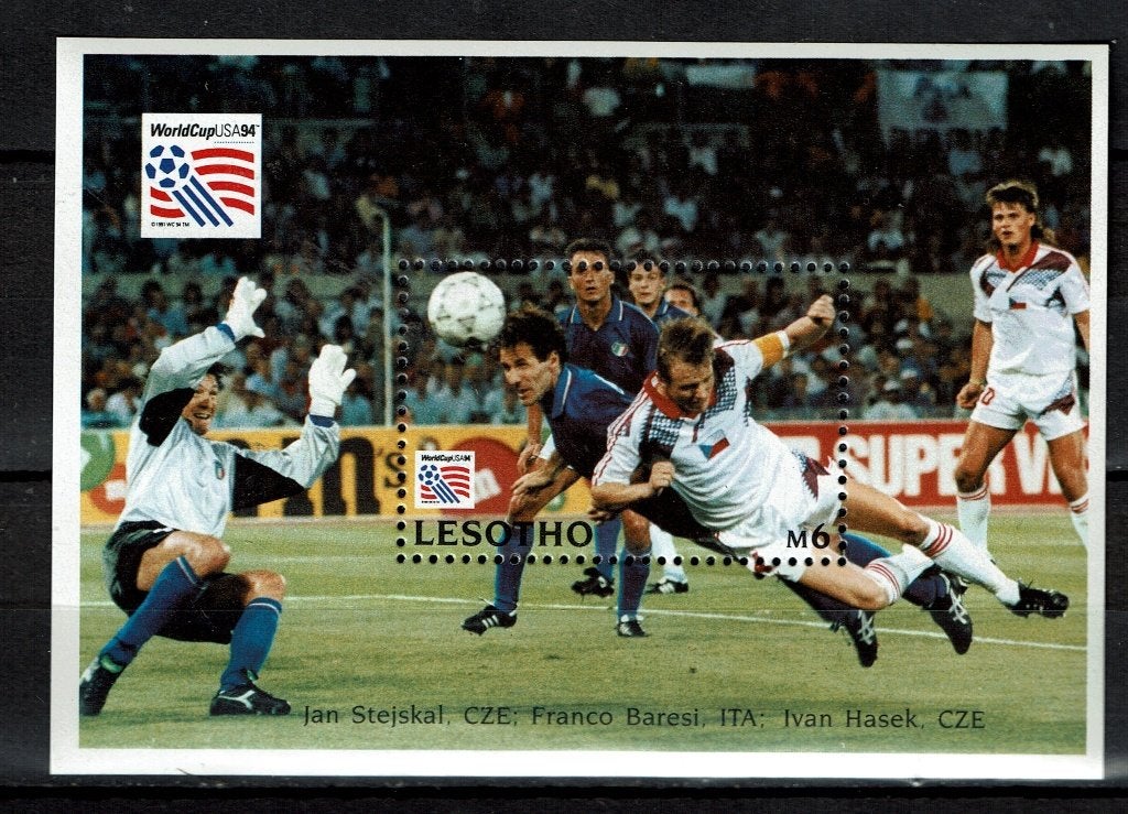 LESOTHO 1994 PF BLOK VOETBAL SOCCER SPORT, Ophalen of Verzenden, Postfris, Sport