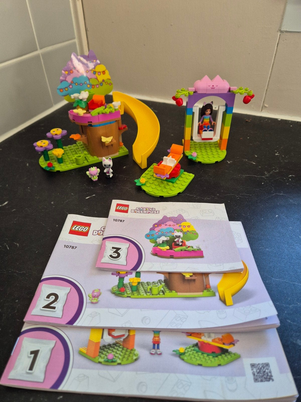 LEGO Gabby's Poppenhuis 10787 - Boomhut met glijbaan, Overige thema's, Lego, Ophalen of Verzenden, Zo goed als nieuw