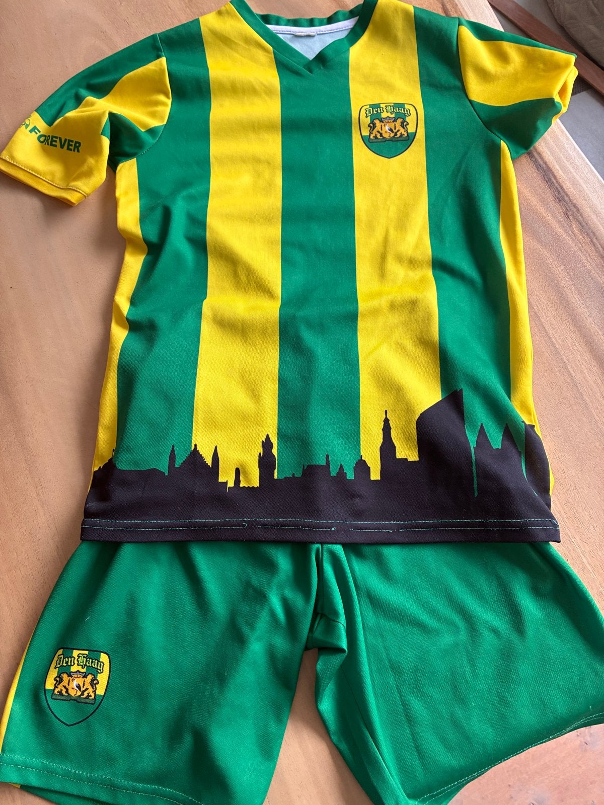 ADO Den Haag Voetbaltenue Jeugd - Maat 158/164, Ophalen of Verzenden, Gebruikt, Set