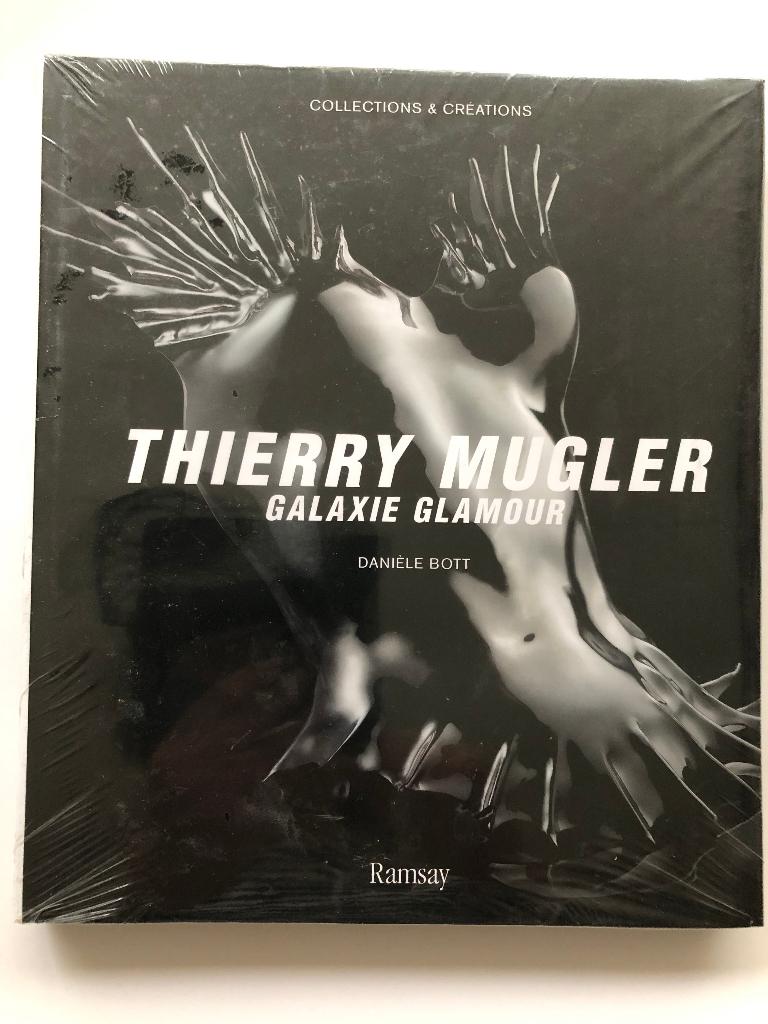 Thierry Mugler - Galaxy Glamour (SEAL), Boeken, Mode, Nieuw, Couturiers, Verzenden
