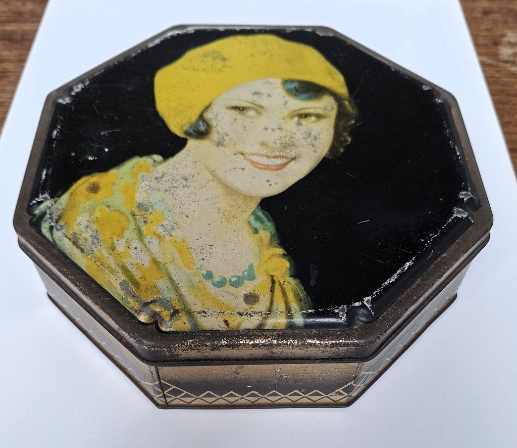 Côte d'Or blik 1933 dame met baret, Ophalen of Verzenden, Gebruikt, Overige