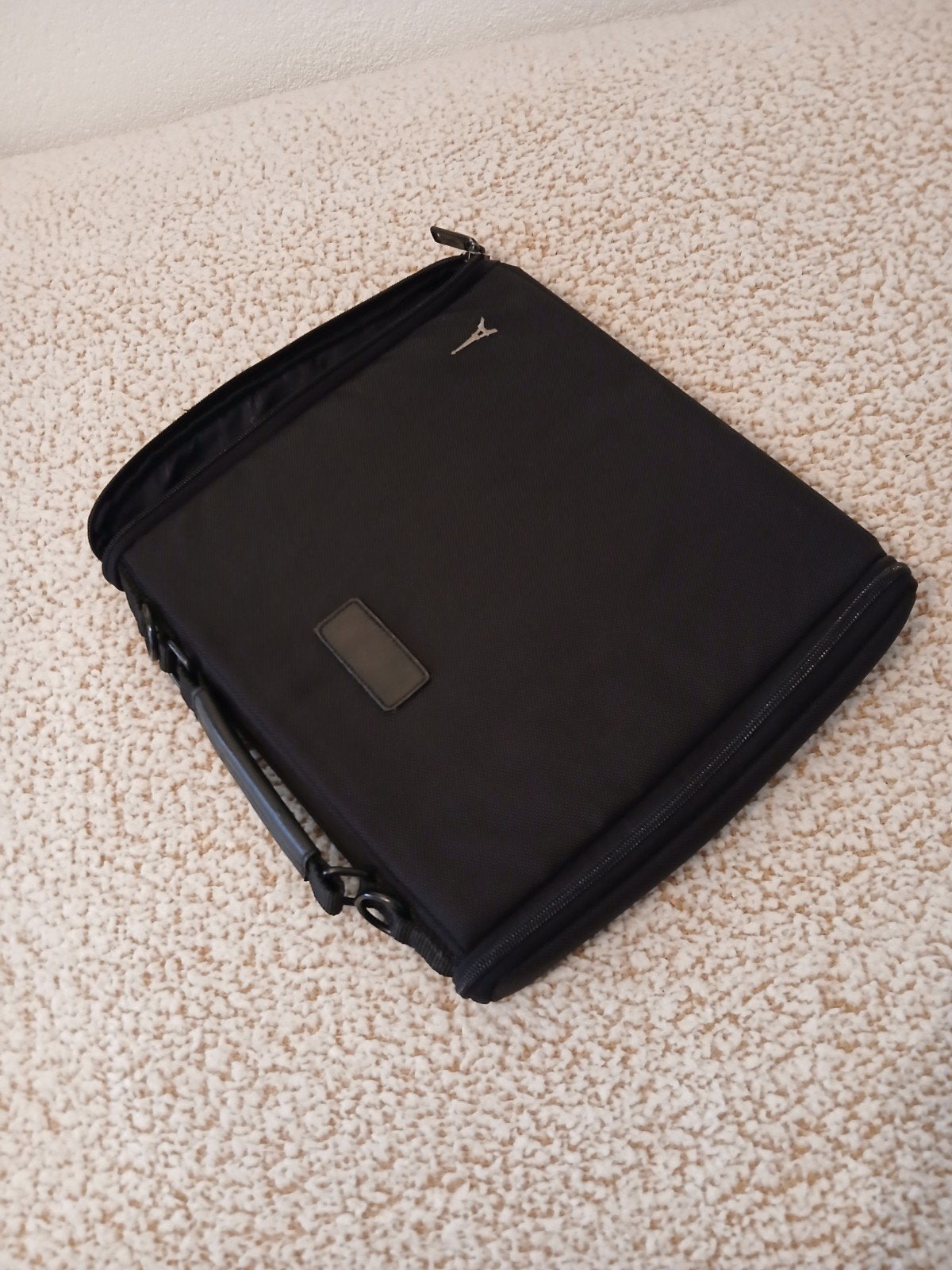 als nieuw hoes voor laptop of tablet ophalen, Ophalen, Zo goed als nieuw, Bescherming voor- en achterkant