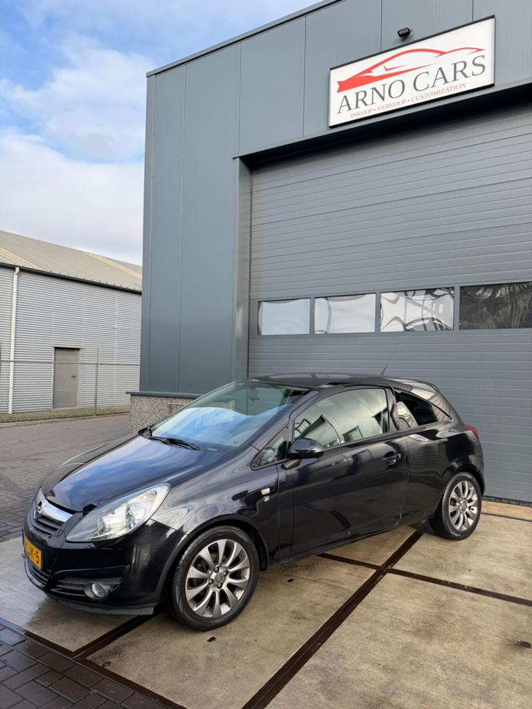 Opel Corsa 1.2 16V 3D 2010 Zwart - NIEUWE APK, Voorwielaandrijving, Euro 5, 40 €/maand, Zwart