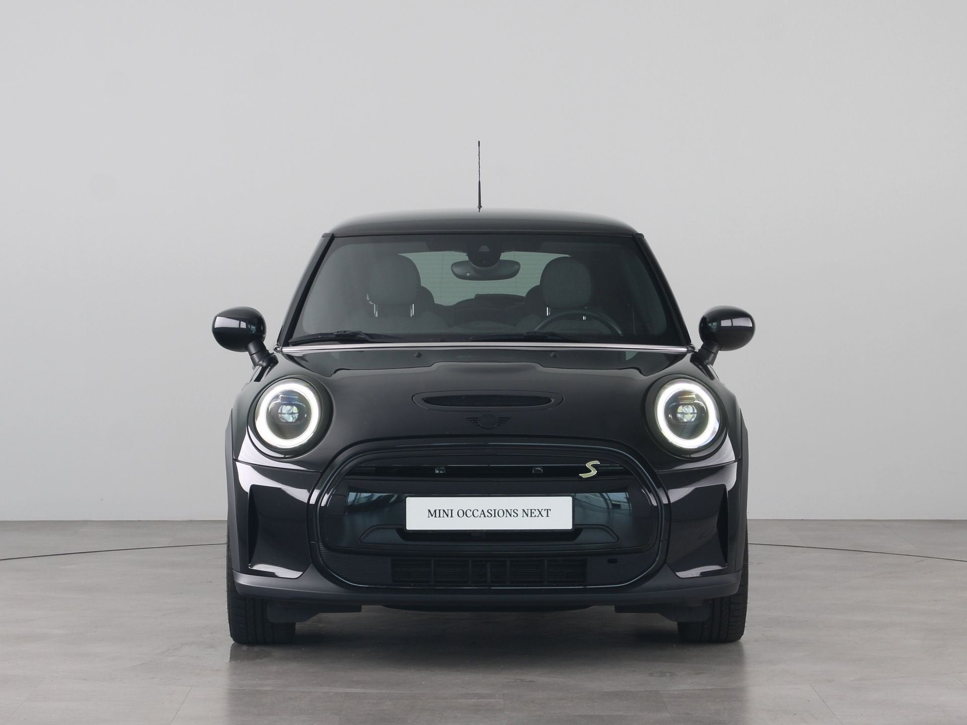 MINI Electric 3-deurs Classic (bj 2023, automaat), Auto's, Met garantie (alle), 4 stoelen, Leder en Stof, Origineel Nederlands
