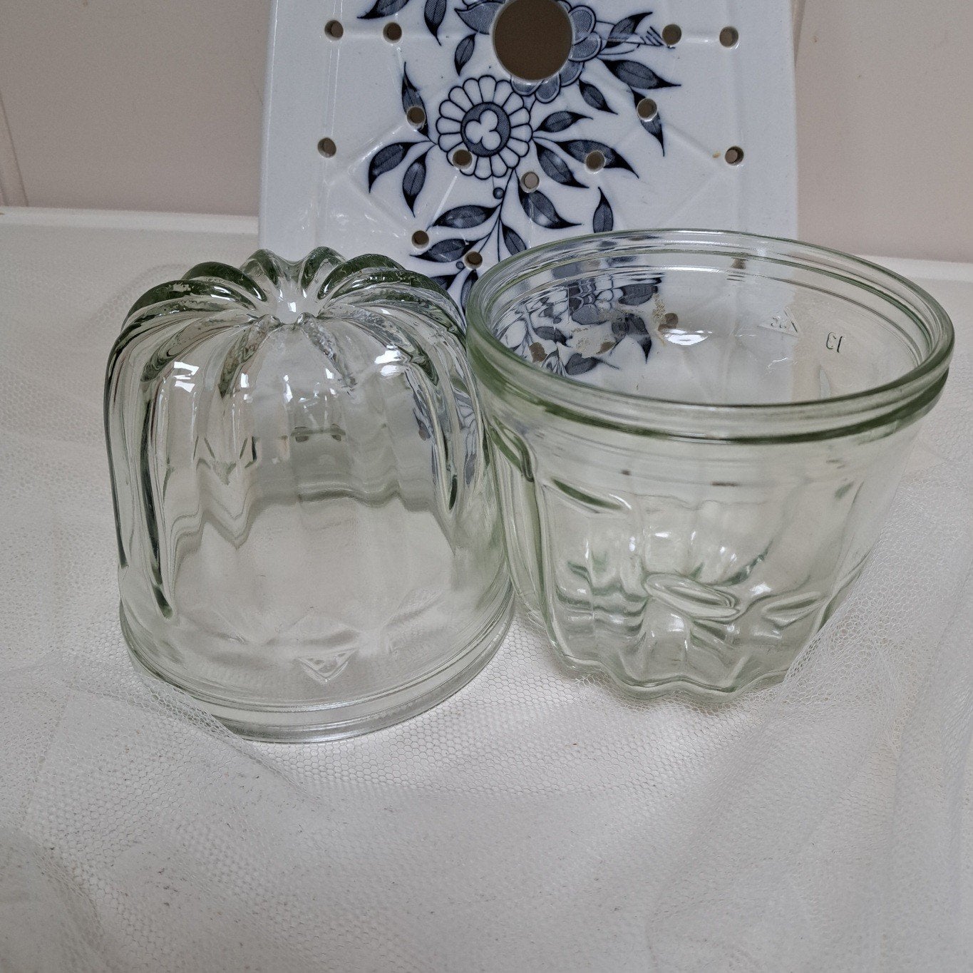 2 Glazen Vintage Puddingvormen ( geperst glas  ), Antiek en Kunst, Antiek | Glas en Kristal, Ophalen of Verzenden