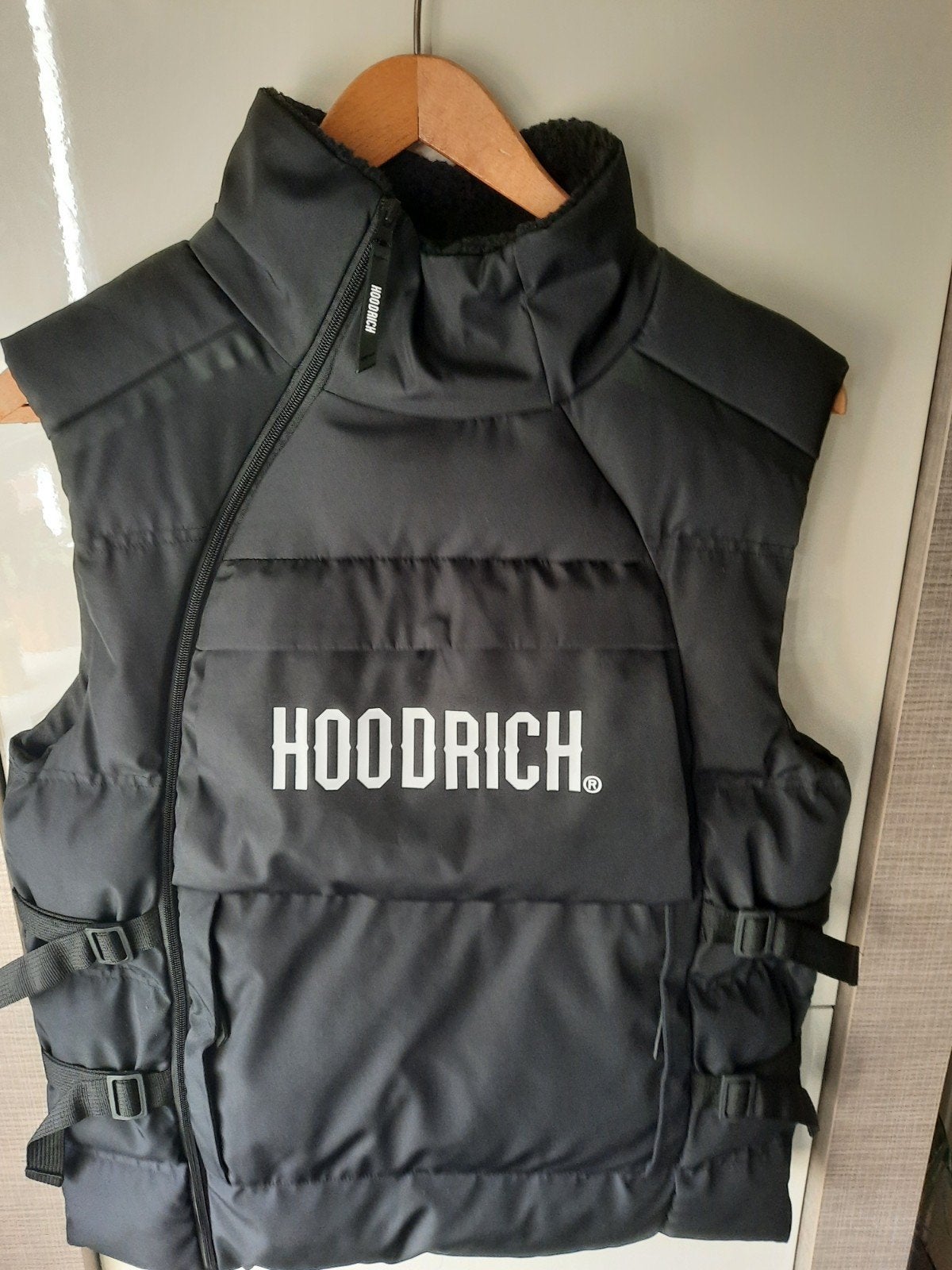 Hoodrich Bodywarmer Zwart Maat M - Zo goed als nieuw, Kleding | Heren, Ophalen, Maat 48/50 (M), Zwart, Hoodrich