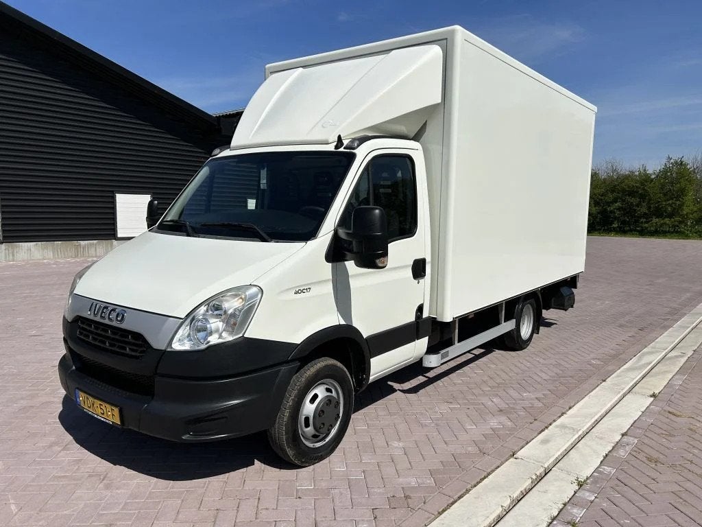 Iveco Daily 40 c17 bakwagen luchtgeremd (8760 kg trekgewicht, Euro 5, Achterwielaandrijving, Gebruikt, 4 cilinders