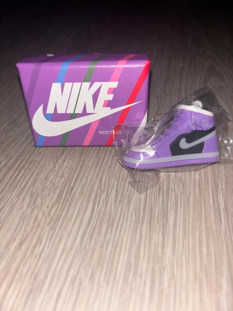 Paarse nike schoen sleutelhanger, Ophalen of Verzenden, Zo goed als nieuw, Merk