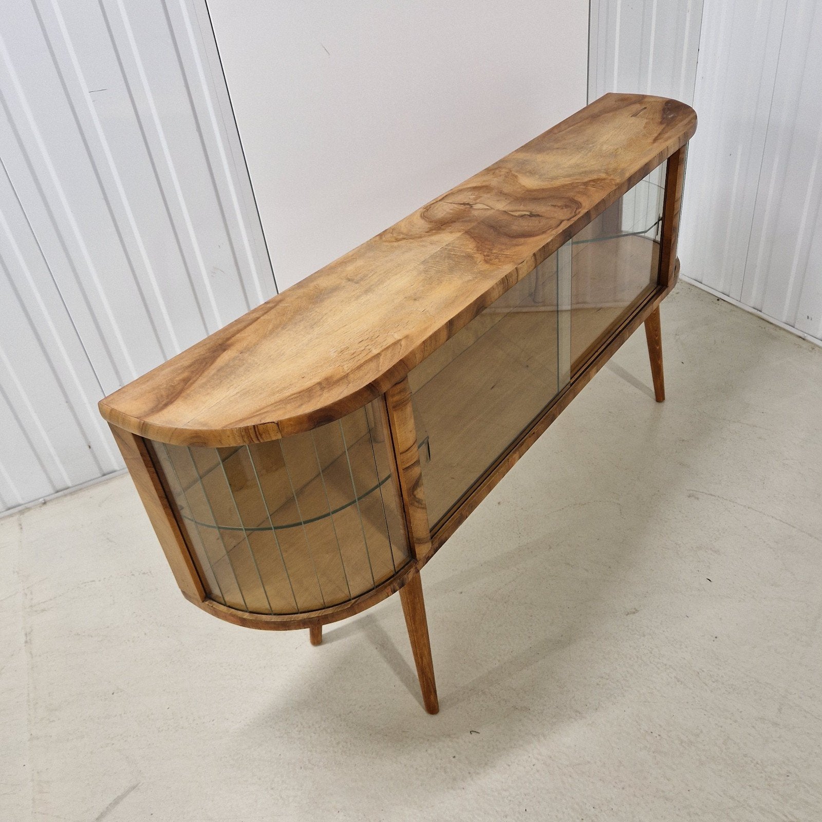 Foto 13 van Vintage Vitrinekast / Dressoir Jaren 5060 Mid-Century Modern