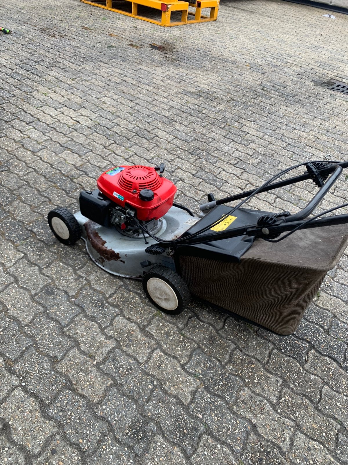 Honda gcv 135 grasmaaier, Ophalen, Cirkelmaaier, Gebruikt, Opvangbak