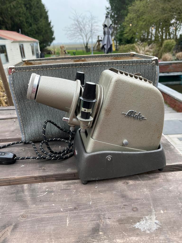 Aldis diaprojector, Ophalen, Gebruikt
