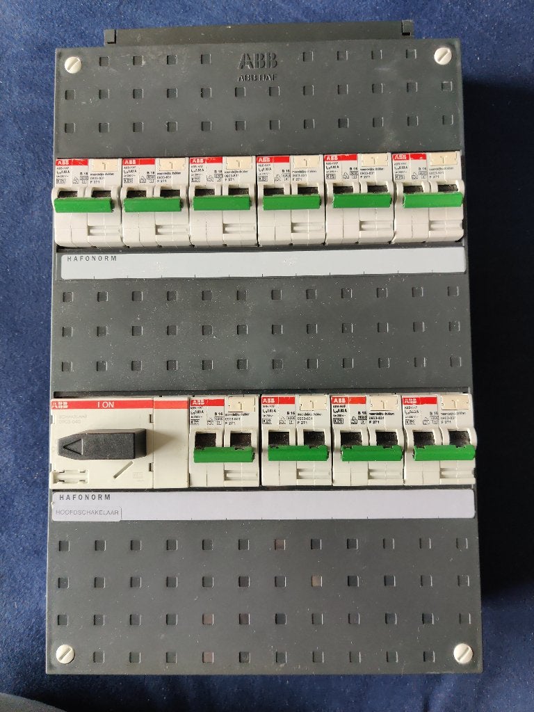 ABB Busboard Kast 3 fase 10 Aardlekautomaten Hoofdshakelaar, Ophalen of Verzenden, Nieuw