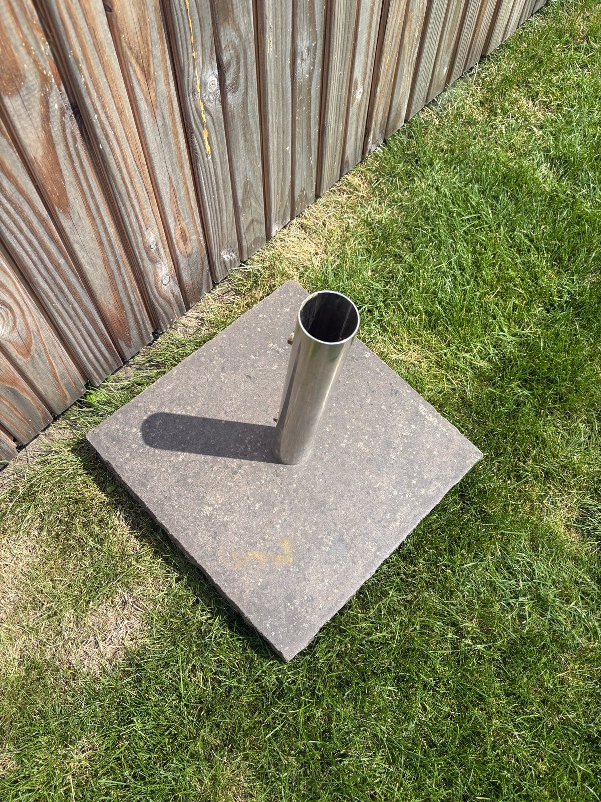 Parasolvoet van beton met metalen buis, Tuin en Terras, Ophalen, Gebruikt, Minder dan 1 meter, Parasolvoet