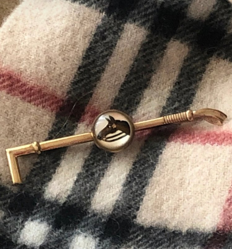 Antieke Paardenhoofd  Engels Broche Speld Glas geschilderd, Ophalen of Verzenden, Goud, Broche, Verguld