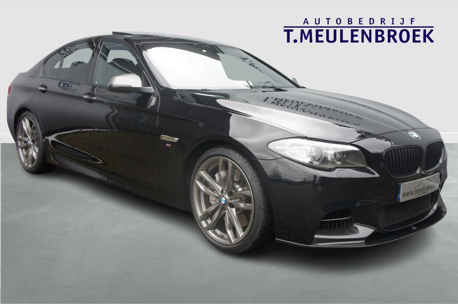 BMW 5 Serie M550xd Glasdak, (bj 2016, automaat), Auto's, Automaat, Gebruikt, 2993 cc, 2000 kg