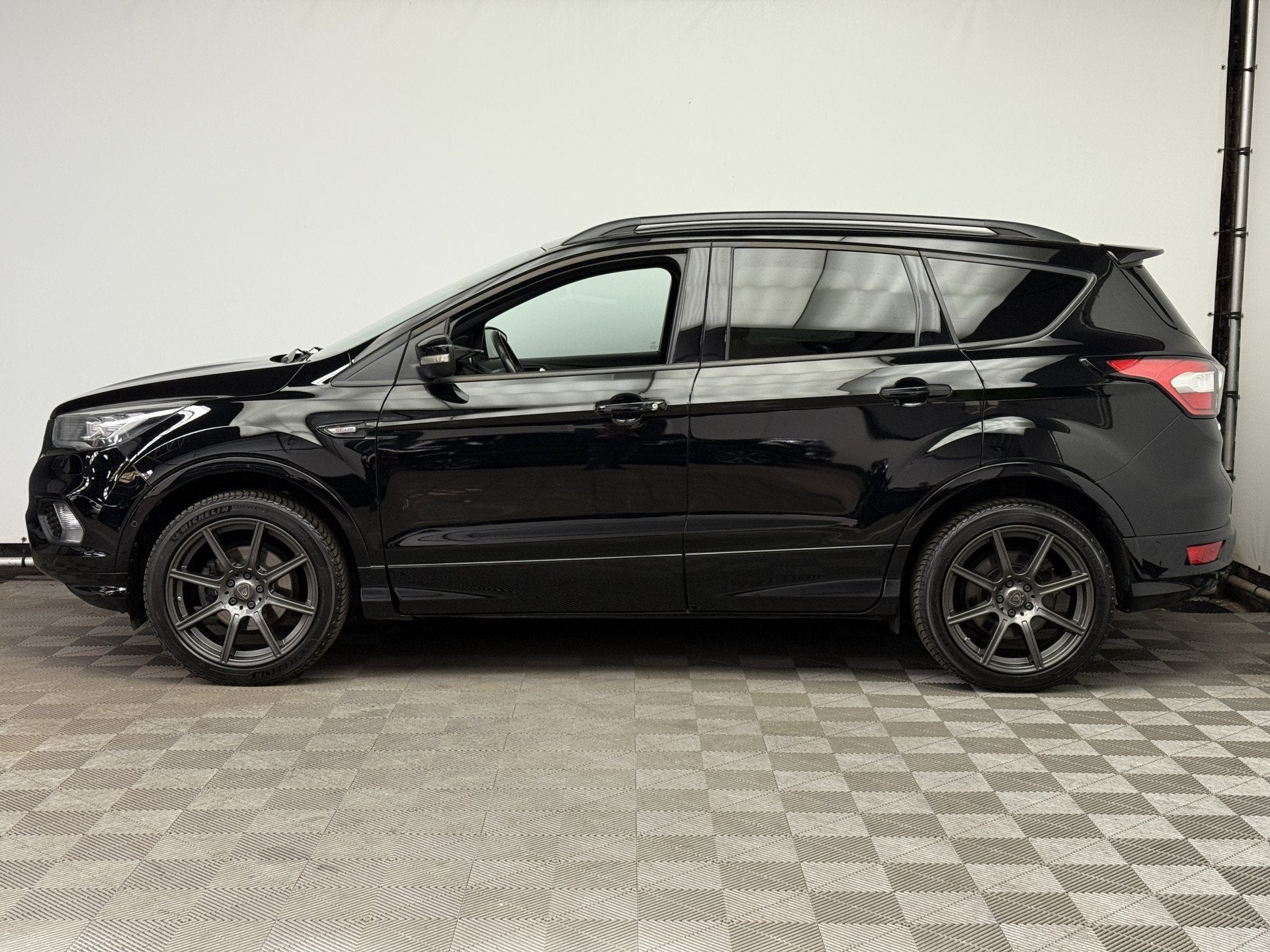 Ford Kuga 1.5 EcoBoost ST Line Zeer Compleet (bj 2018), Auto's, Voorwielaandrijving, Automatische klimaatregeling, 4 cilinders