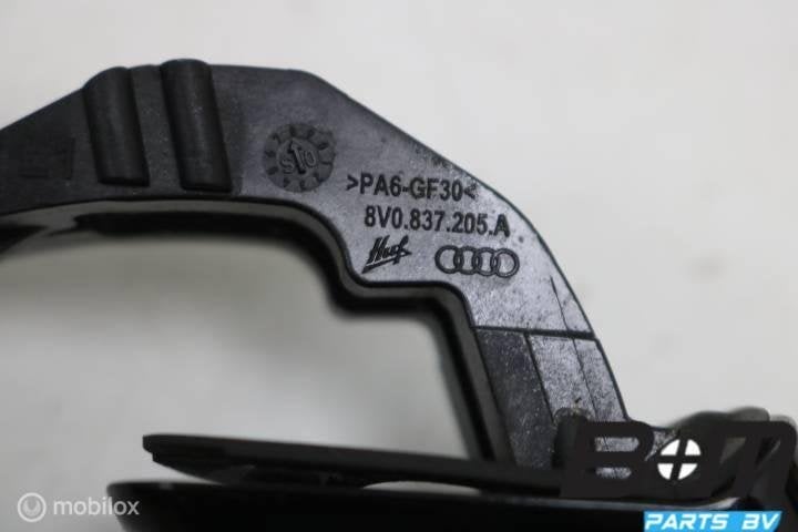 Portiergreep linksvoor Audi A3 8V facelift LY9B 8V0837205A, Gebruikt