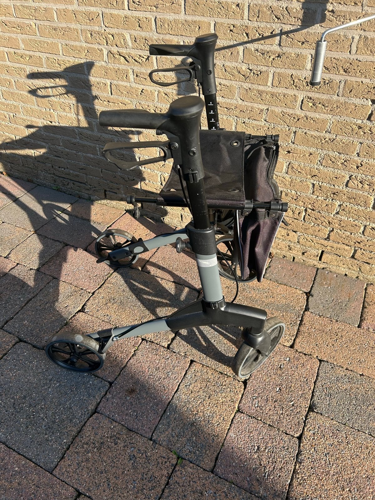 Keurige Rollator die niet heel veel gebruikt is., Diversen, Ophalen of Verzenden, Opvouwbaar, Zo goed als nieuw