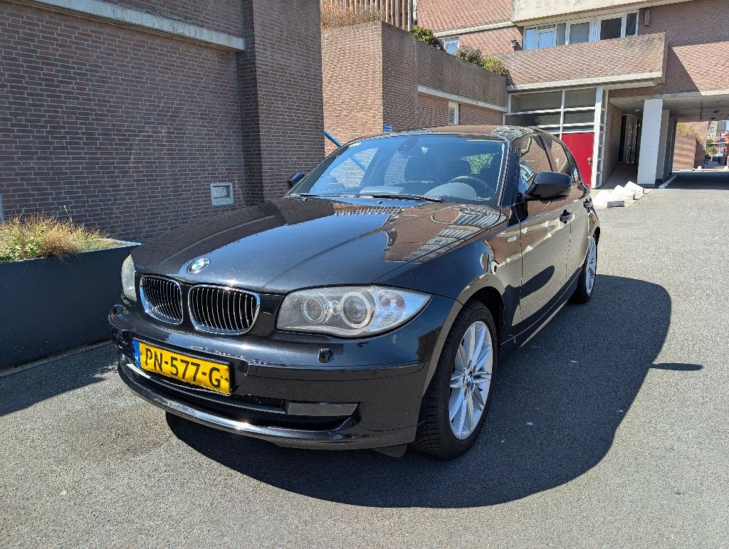 BMW 130i 6-inline 2010 Black Sapphire Metallic, Zwart, 258 pk, Particulier, Geïmporteerd