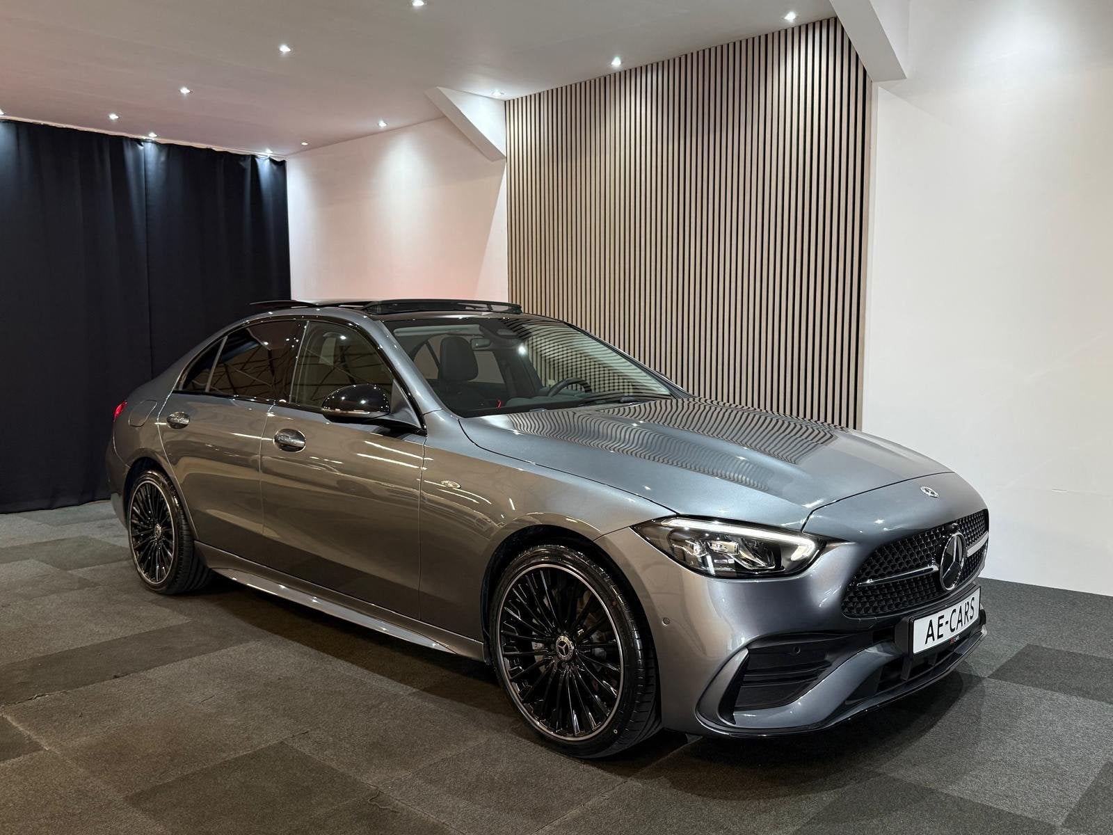 Mercedes-Benz C-klasse 300 e star Edition AMG Line Plus, Auto's, Automaat, Dealer onderhouden, Achterwielaandrijving, 4 cilinders