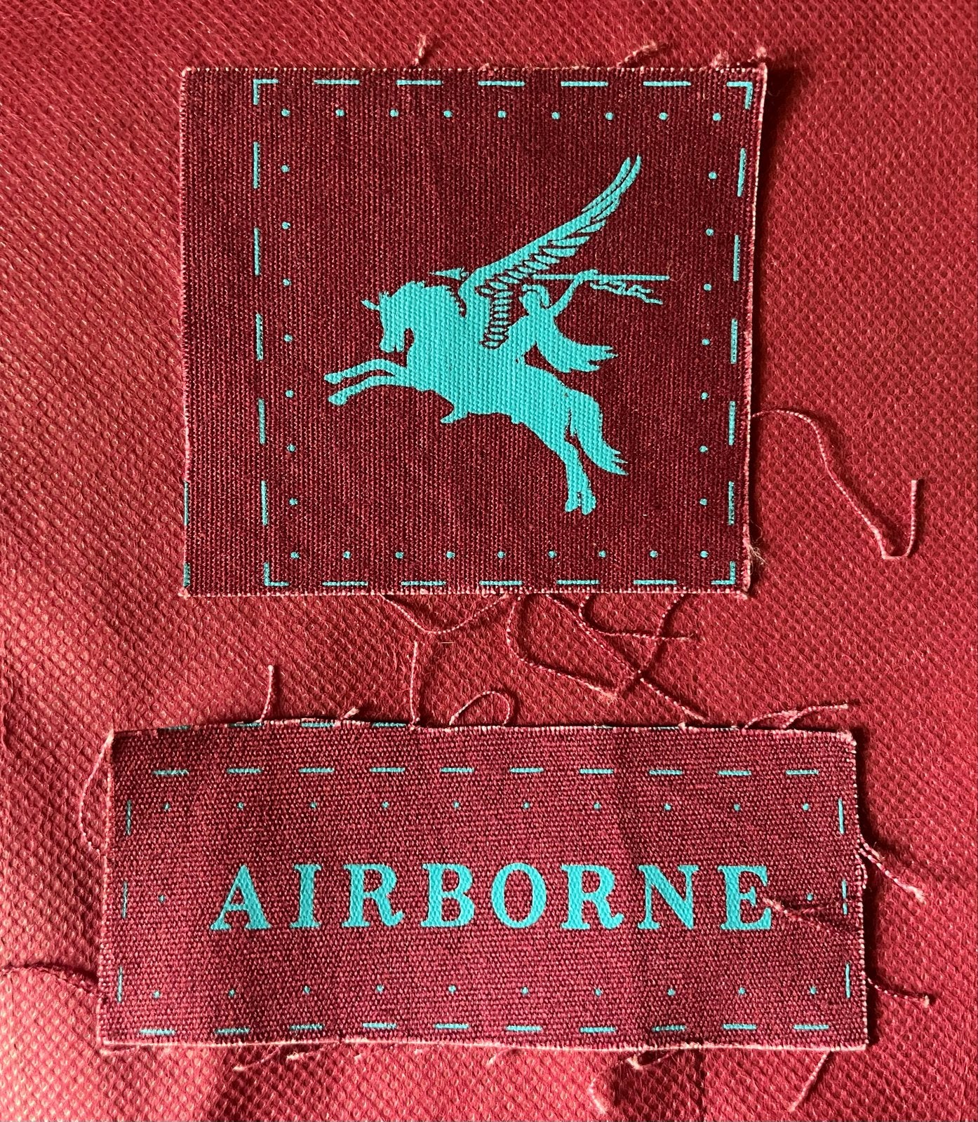 Emblemen Airborne pegasus Engelse Britse para uniform leger, Ophalen of Verzenden, Landmacht, Engeland, Embleem of Badge