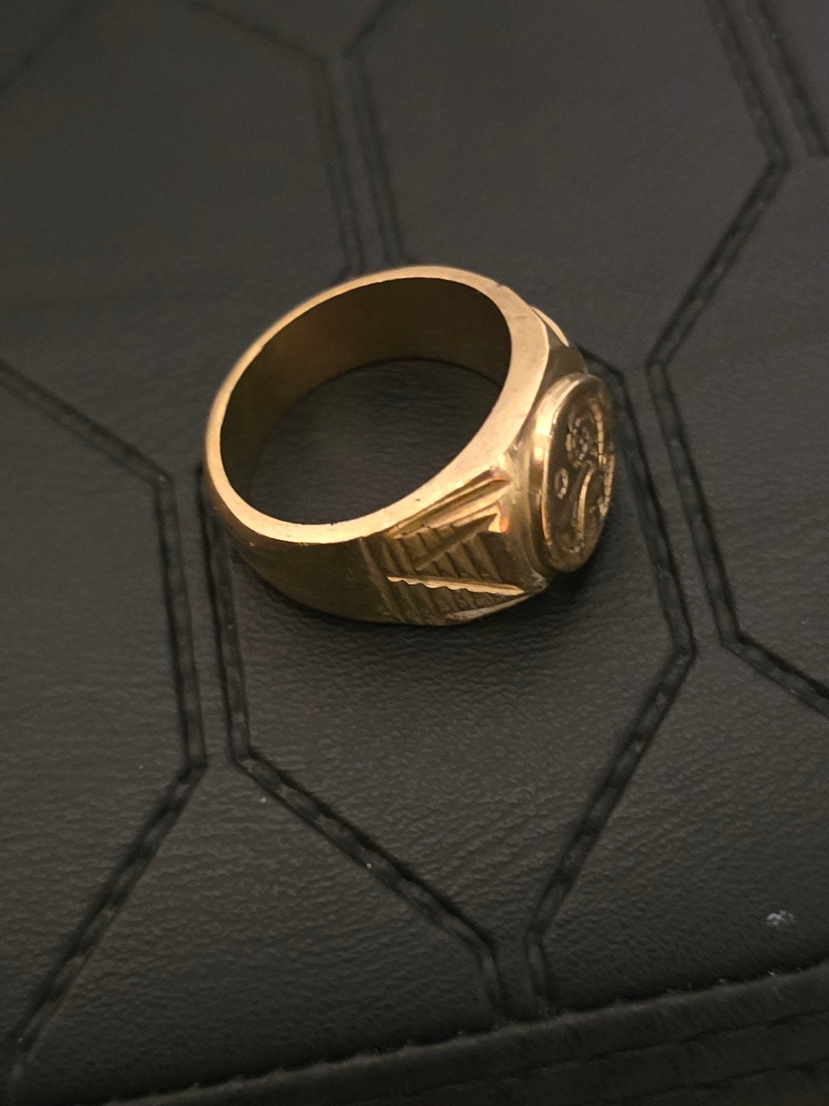 Gouden zegelring met uniek design, 19 tot 20, Heer, Ophalen of Verzenden, Zo goed als nieuw