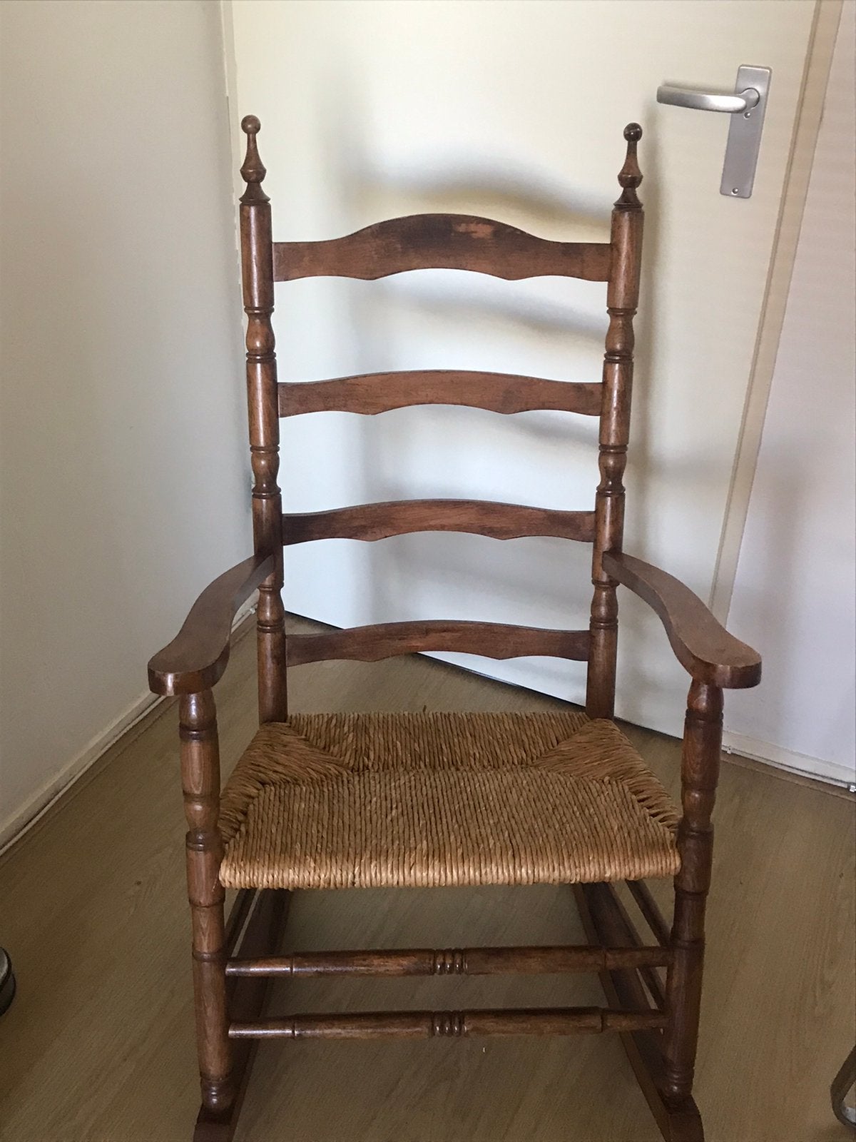 Kamer moet leeg Tot donderdag vintage schommelstoel, Antiek en Kunst, Antiek | Meubels | Stoelen en Banken, Ophalen