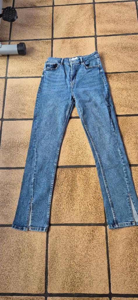 Jeans Bershka, Blauw, Zo goed als nieuw, W28 - W29 (confectie 36), Bershka
