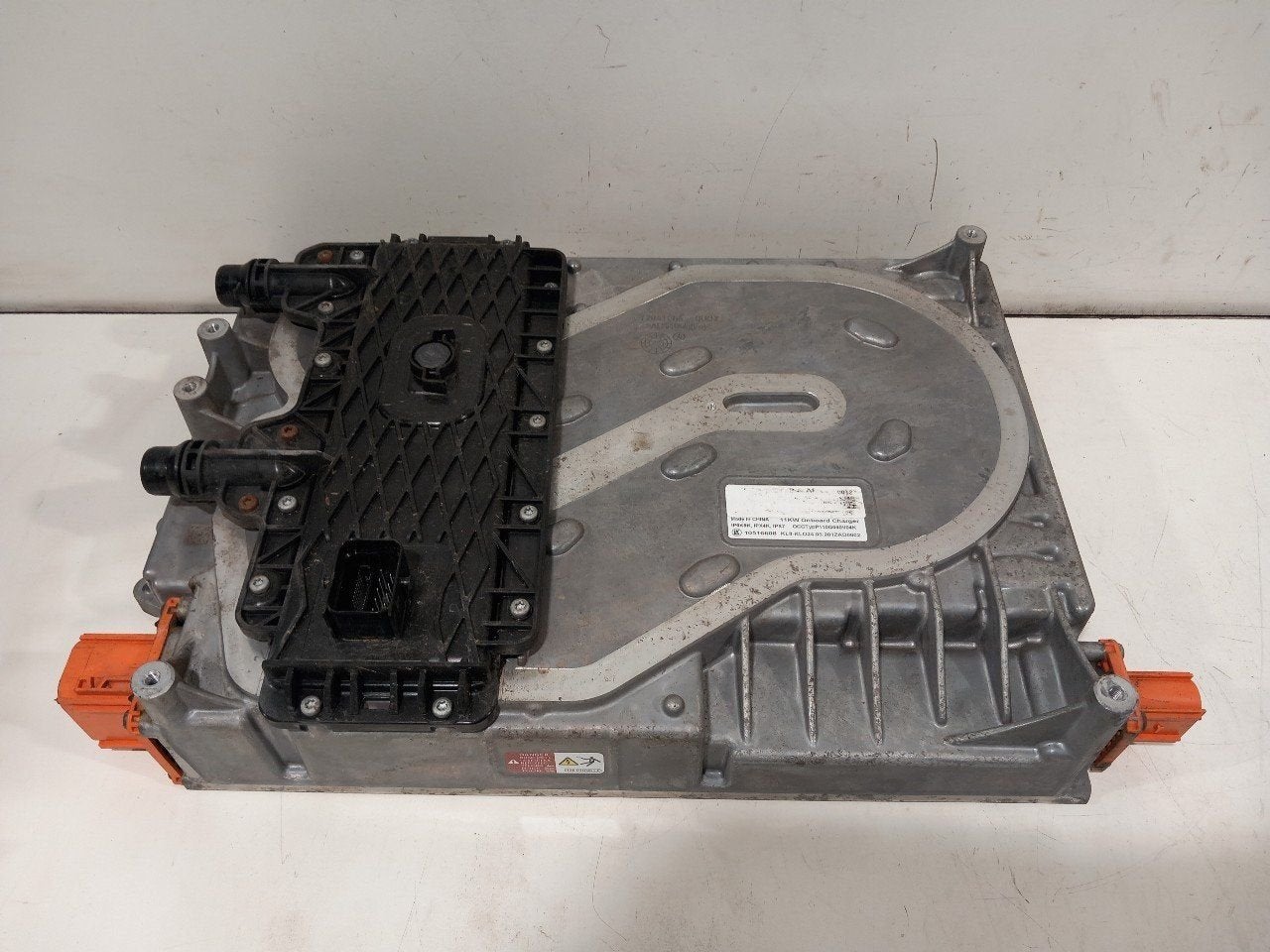 Acculader Volkswagen ID.3, Onderdelen@venauto.nl, Van der Ven Autorecycling B.V., Gebruikt, Ettenseweg 76, 4706 PB Roosendaal, The Netherlands
