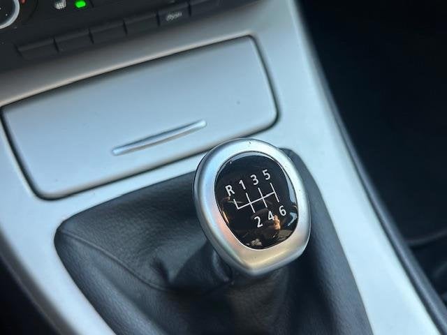 Foto 14 van BMW 3-serie 318i Business Line