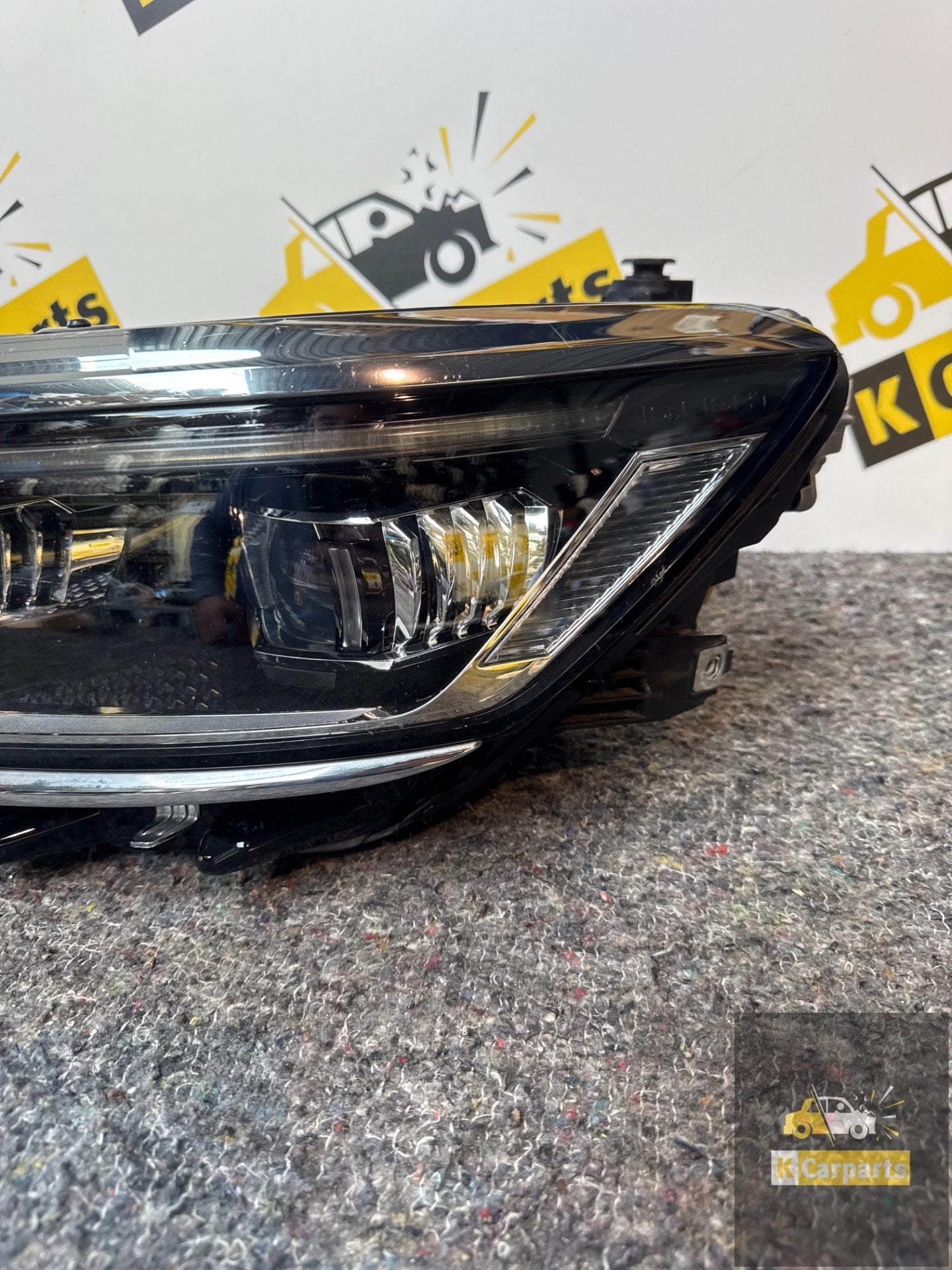 Volkswagen Passat IQ matrix Koplamp Links 3G1941081P origine, Gebruikt, Volkswagen, Volkswagen AG, Berliner Ring 2
38440  Wolfsburg, DE