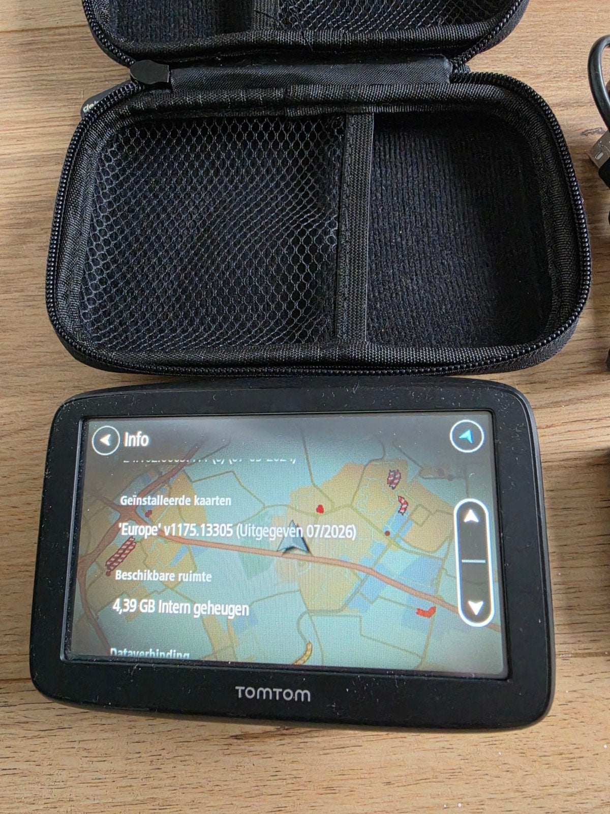 TomTom GO Basic (5") – Wereldkaart 2026 & Lifetime Traffic, Auto diversen, Ophalen of Verzenden, Zo goed als nieuw