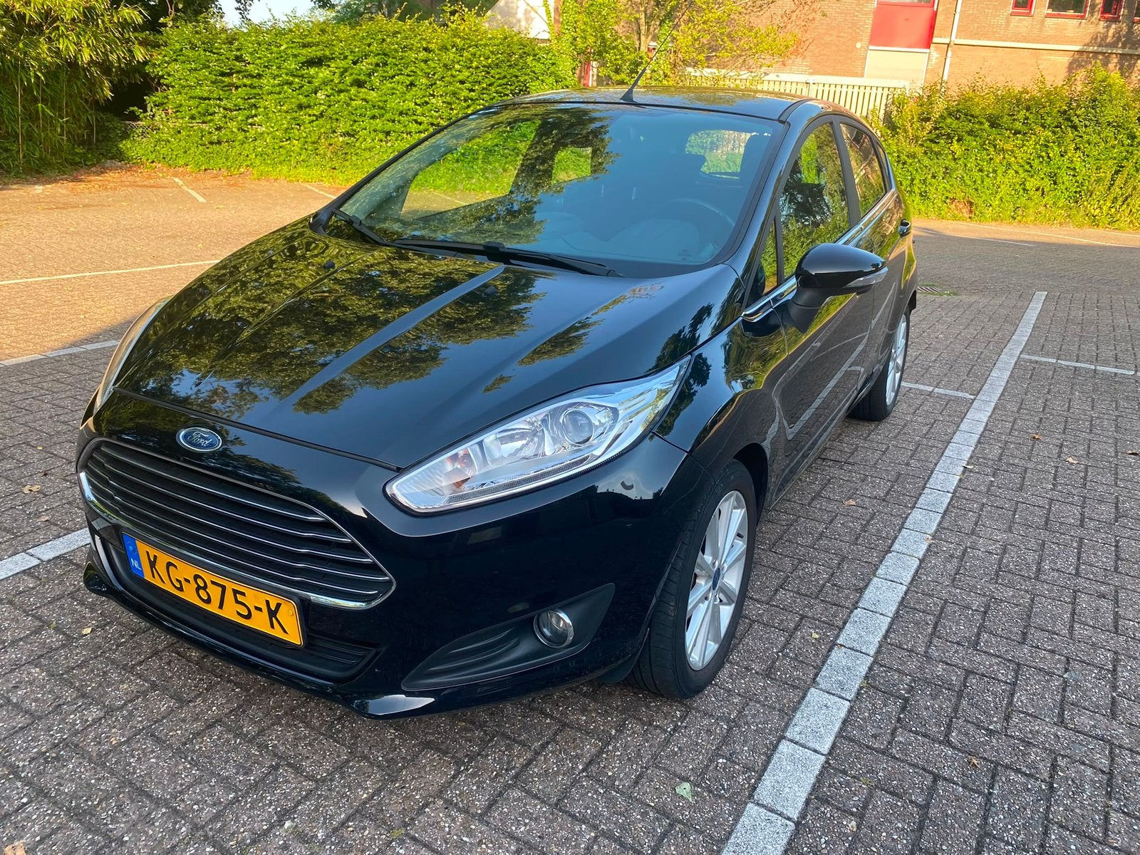 Ford Fiësta EcoBoost 1.0 Titanium 2016 Zwart, Auto's, Voorwielaandrijving, 100 pk, Origineel Nederlands, Handgeschakeld