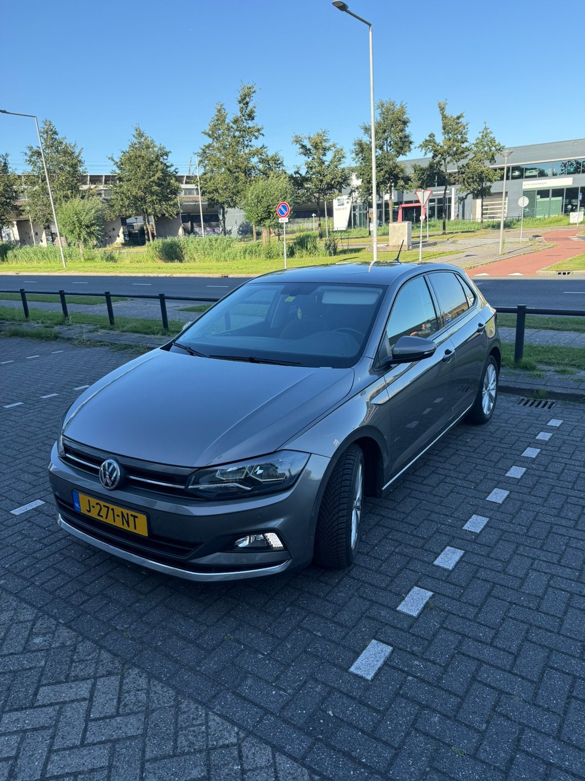 Volkswagen Polo 1.0 TSI Hatchback Highline 2020 OrigineelNL, Auto's, Volkswagen, Voorwielaandrijving, Stof, Euro 6, 95 pk
