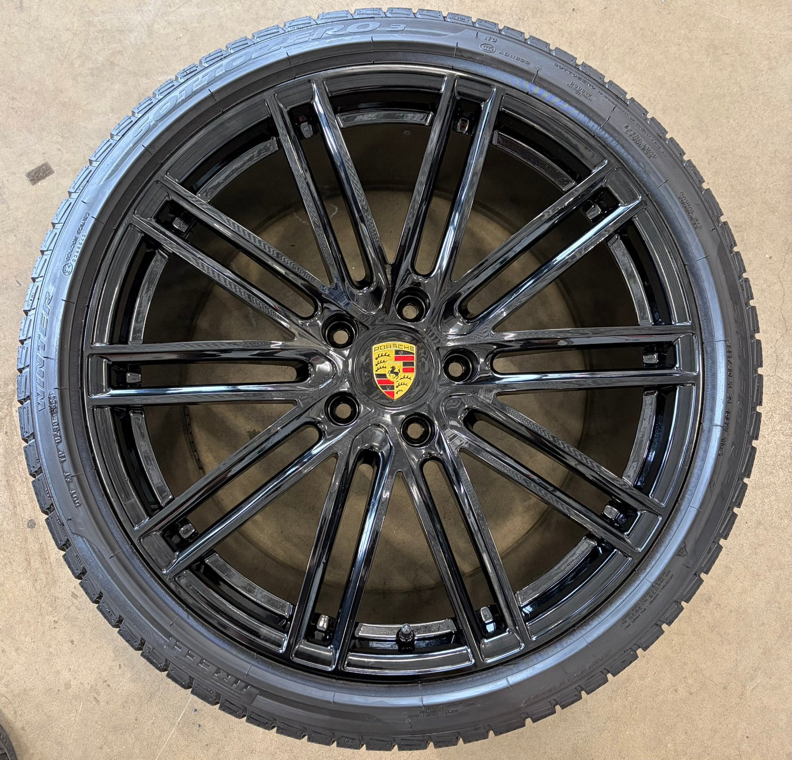 Porsche Panamera 971 Turbo 21 inch velgen met winterbanden, Ophalen, Gebruikt, Banden en Velgen, Personenwagen
