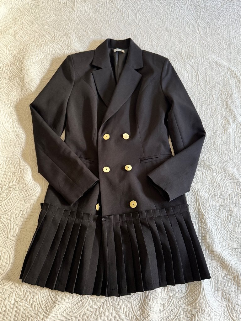 Zwarte blazerjurk met plissé rok | S/M, Kleding | Dames, Rokken, Zwart, Nieuw, Ophalen of Verzenden, Maat 36 (S)