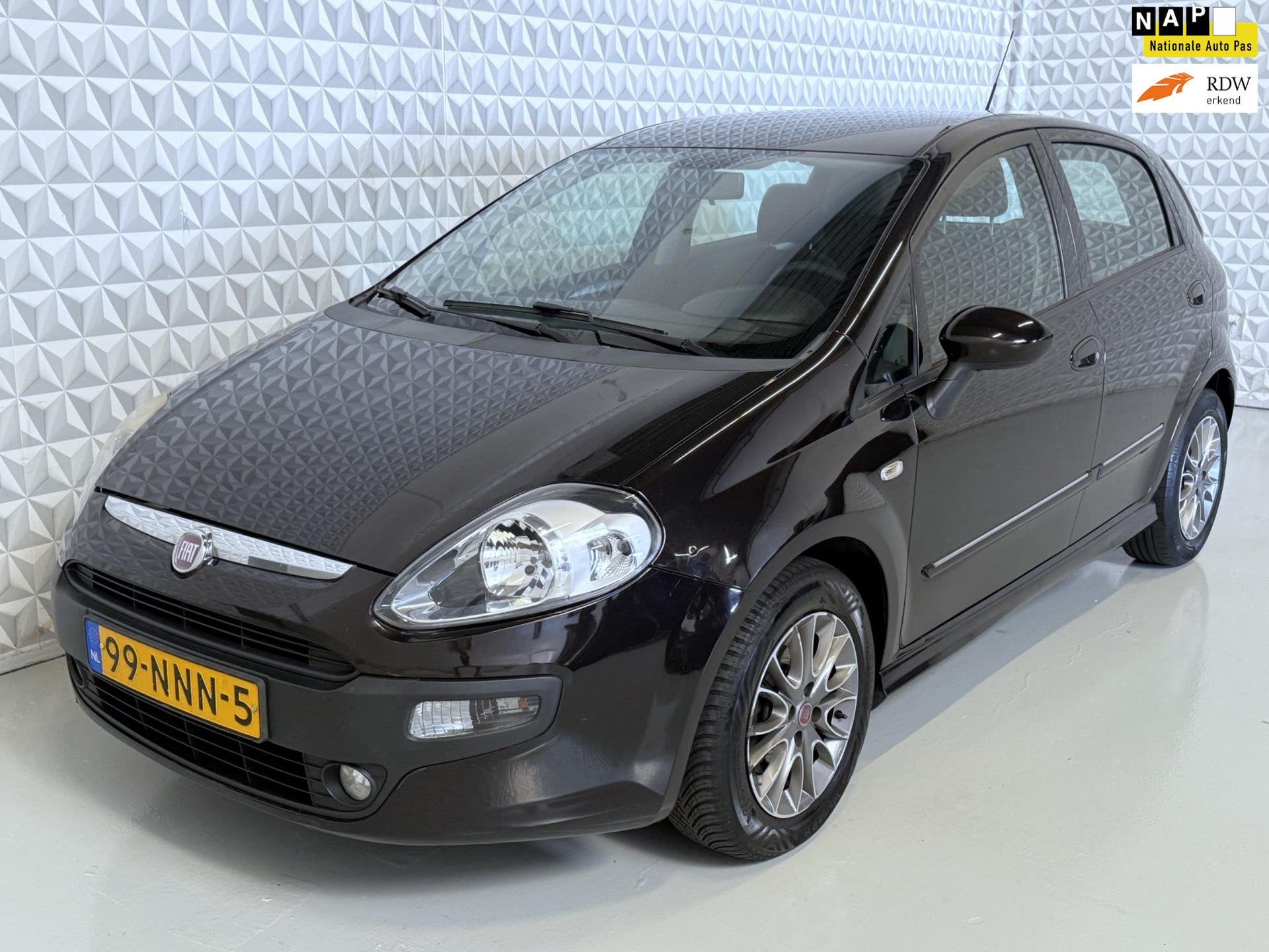 Fiat Punto Evo 1.3 M-Jet Dynamic EXPORT / MOTOR TIKT?! (2010, Auto's, Voorwielaandrijving, Euro 5, 28 km/l, Gebruikt