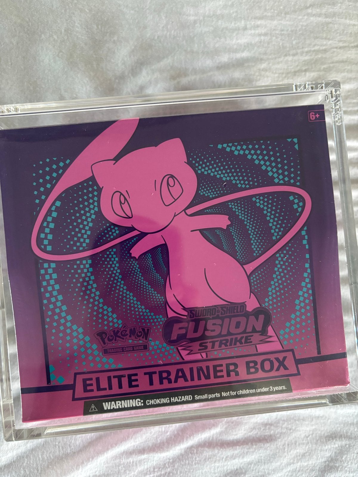 Pokémon Fusion Strike Elite Trainer Box met Acryl Case, Ophalen of Verzenden, Nieuw, Overige typen