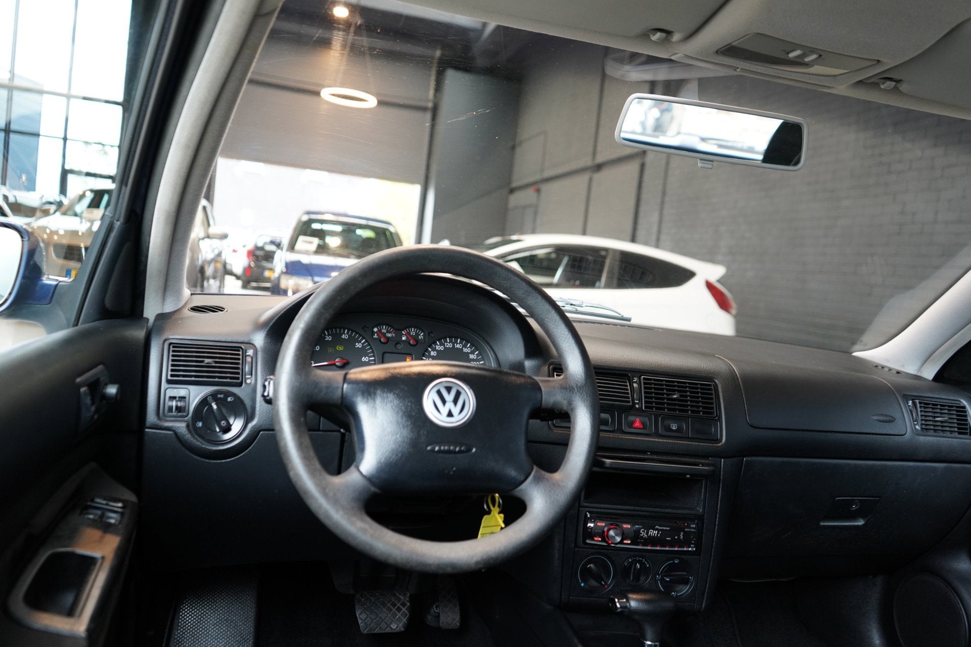 Volkswagen Golf 1.6 | AUT | AIRCO | CRUISE | TREKHAAK | APK., Auto's, Stof, Gebruikt, 4 cilinders, Blauw