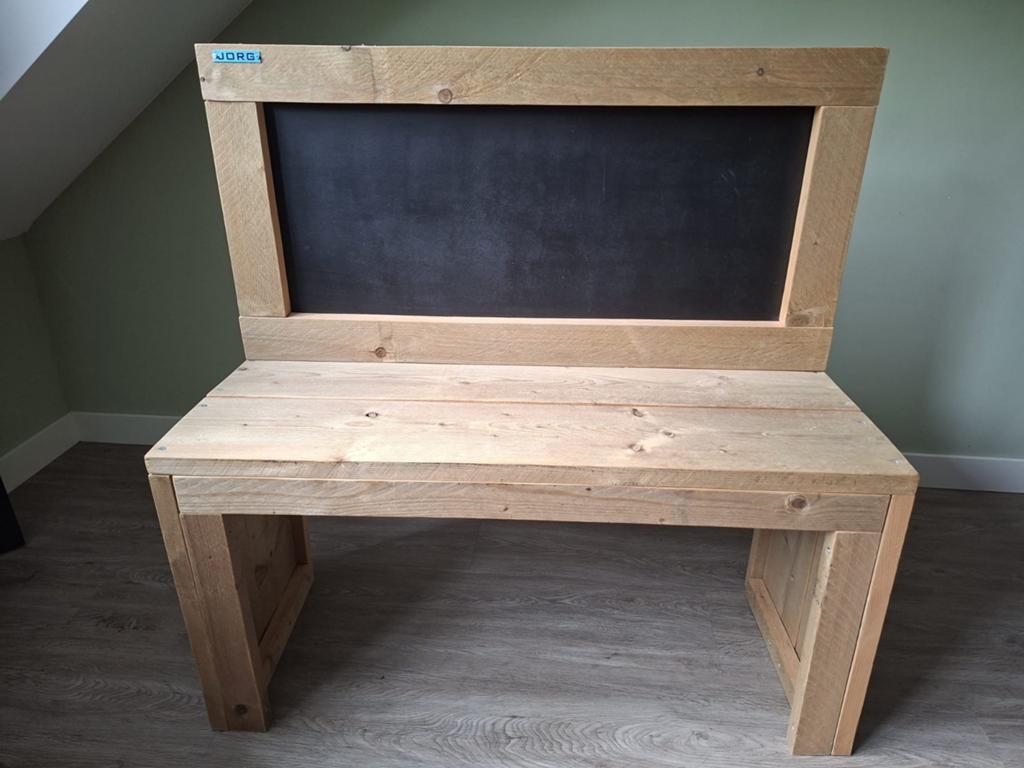 Houten speeltafel met krijtbord, Ophalen