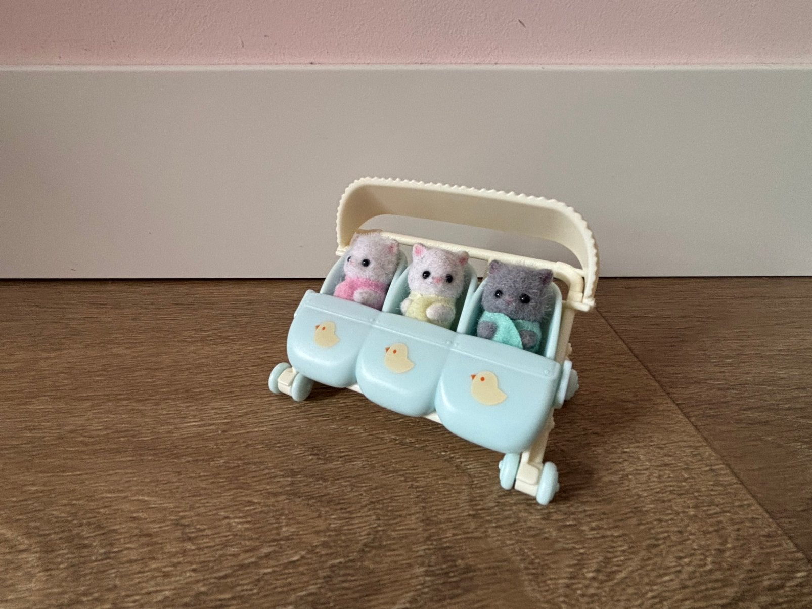 Sylvanian fam kitten drieling in wandelwagen, Ophalen, Zo goed als nieuw