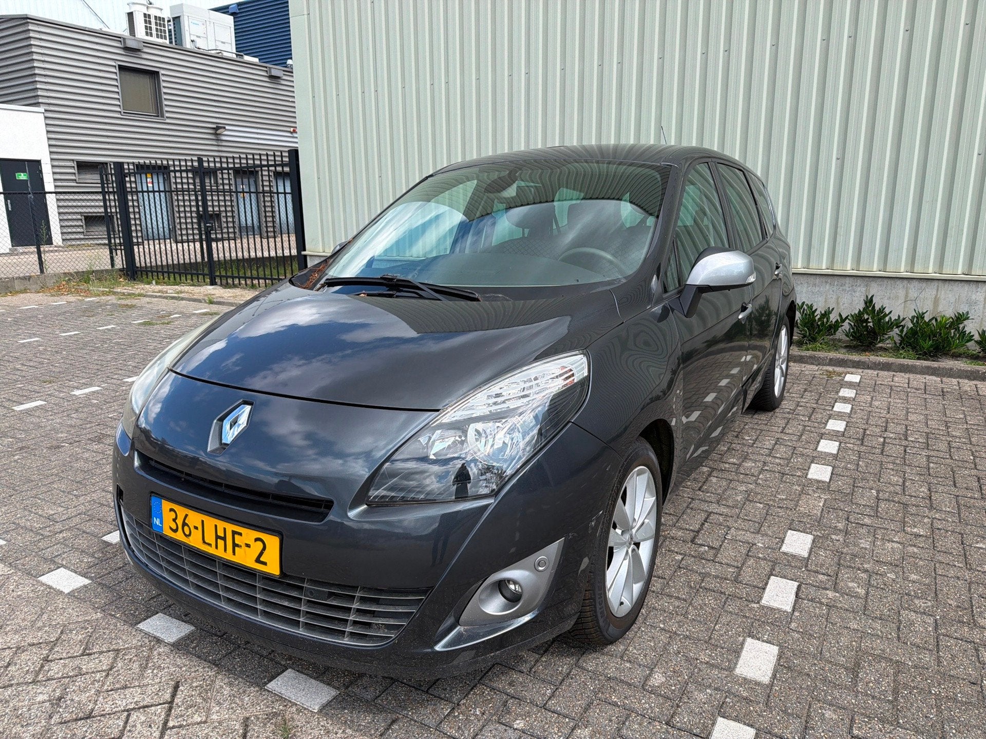 Renault Grand Scénic 1.4 TCe Celsium|Ketting probleem, Voorwielaandrijving, Gebruikt, 4 cilinders, Parkeersensor