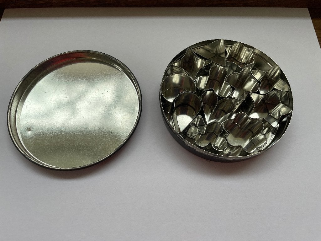 D120 Zeldzame Vintage Set Mallen Uitsteekvormpjes, Hobby en Vrije tijd, Ophalen of Verzenden, Gebruikt, Taarten of Cupcakes, Bakvorm