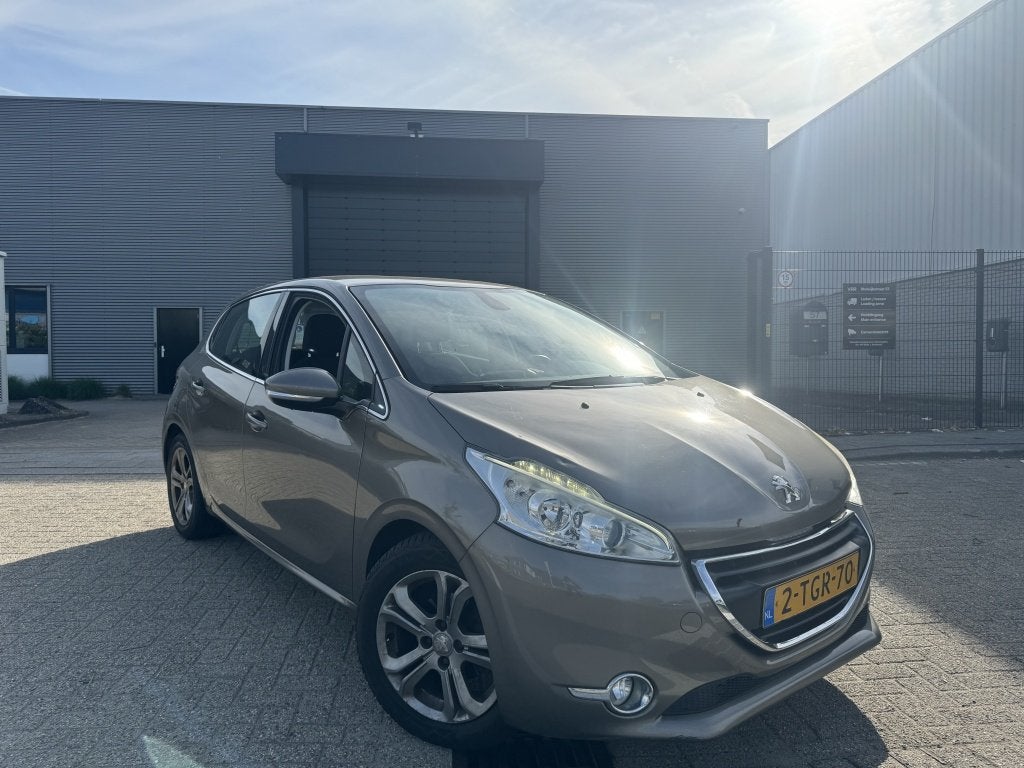 Peugeot 208 1.6 e-HDi Allure Navigatie|Clima|Cruise 2014, Gebruikt, 4 cilinders, 1055 kg, Origineel Nederlands