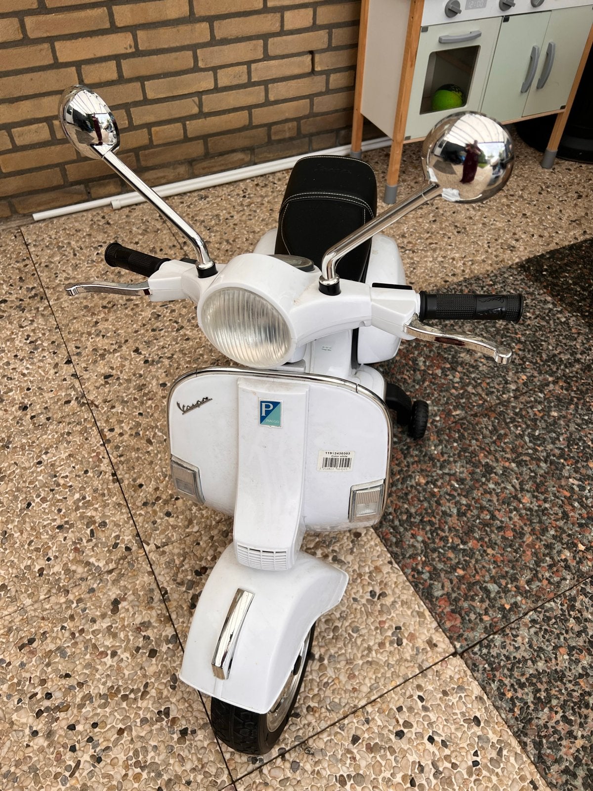 Kinder Vespa scooter - motor werkt niet, Kinderen en Baby's, Speelgoed | Speelgoedvoertuigen, Ophalen, Gebruikt