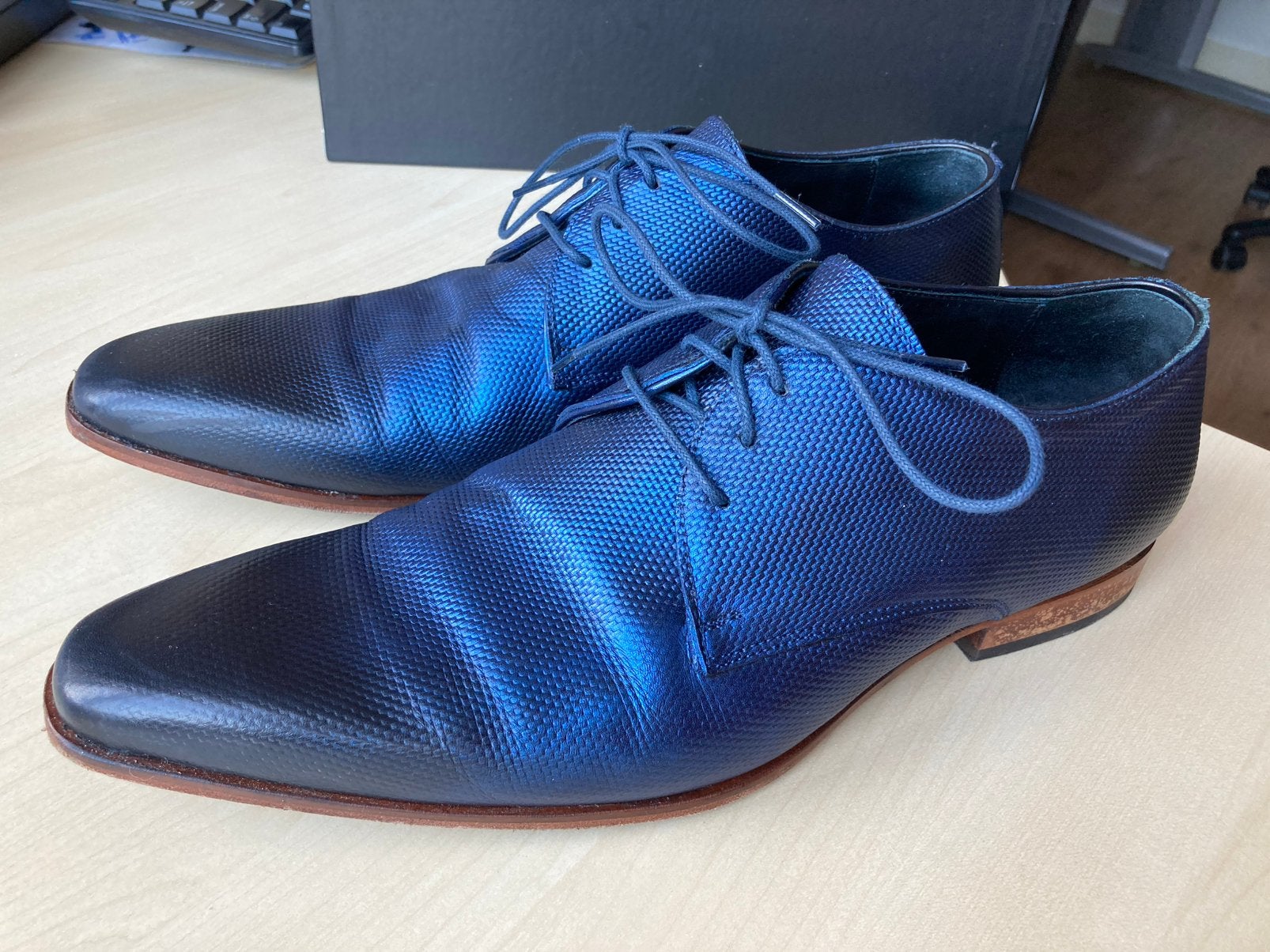 Trouwschoenen heren blauw maat 43 - nette schoenen, Ophalen of Verzenden, Zo goed als nieuw, Blauw
