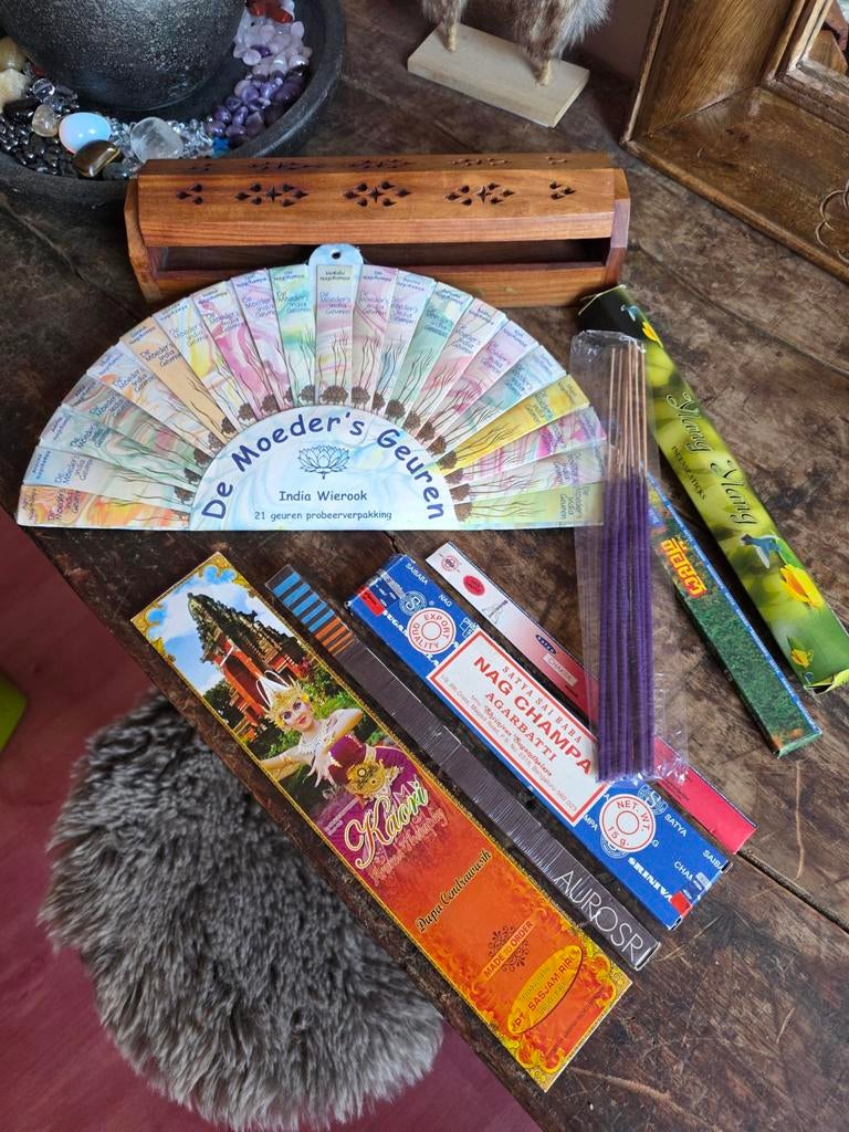 Wierook set met houder en diverse geuren, Hout, Nieuw, Ophalen of Verzenden, Oosters