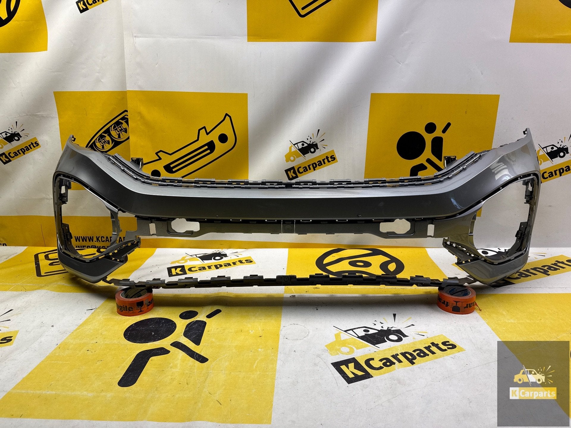Vw T-roc R line facelift voorbumper origineel 2GA807217, Gebruikt, Volkswagen AG, Bumper, Berliner Ring 2
38440  Wolfsburg, DE