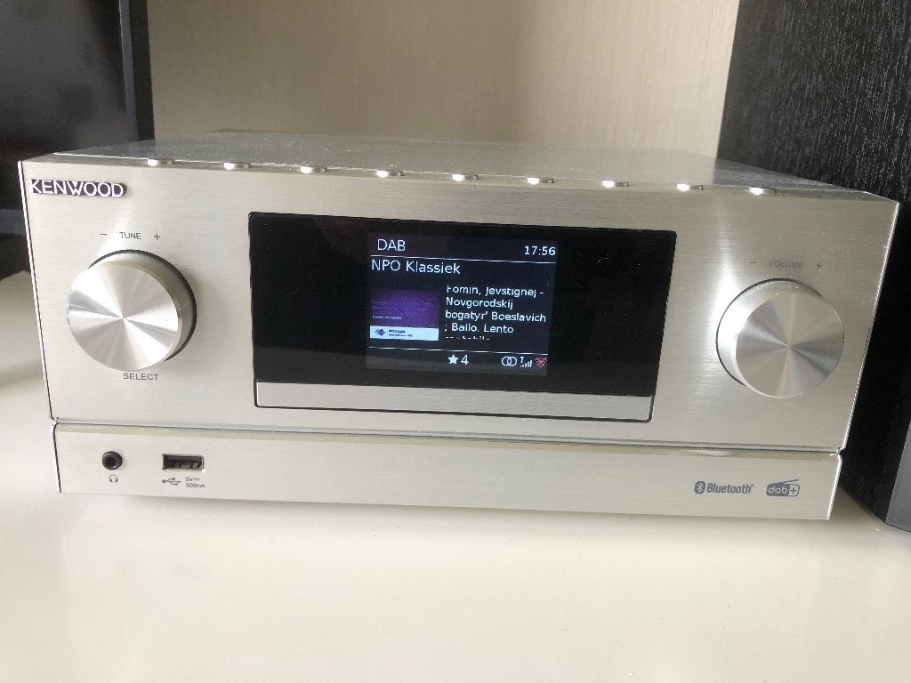 Radio (internet/DAB+) CD speler met bijbehorende boxen, Tuner of Radio, Zo goed als nieuw, Microset, Ophalen